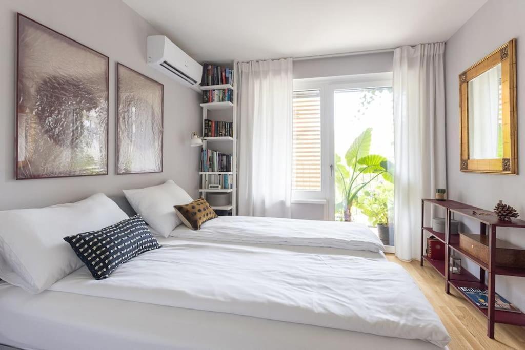 Dream Apartment - Central And Quiet With Ac And Free Parking Garage Wien Exterior foto