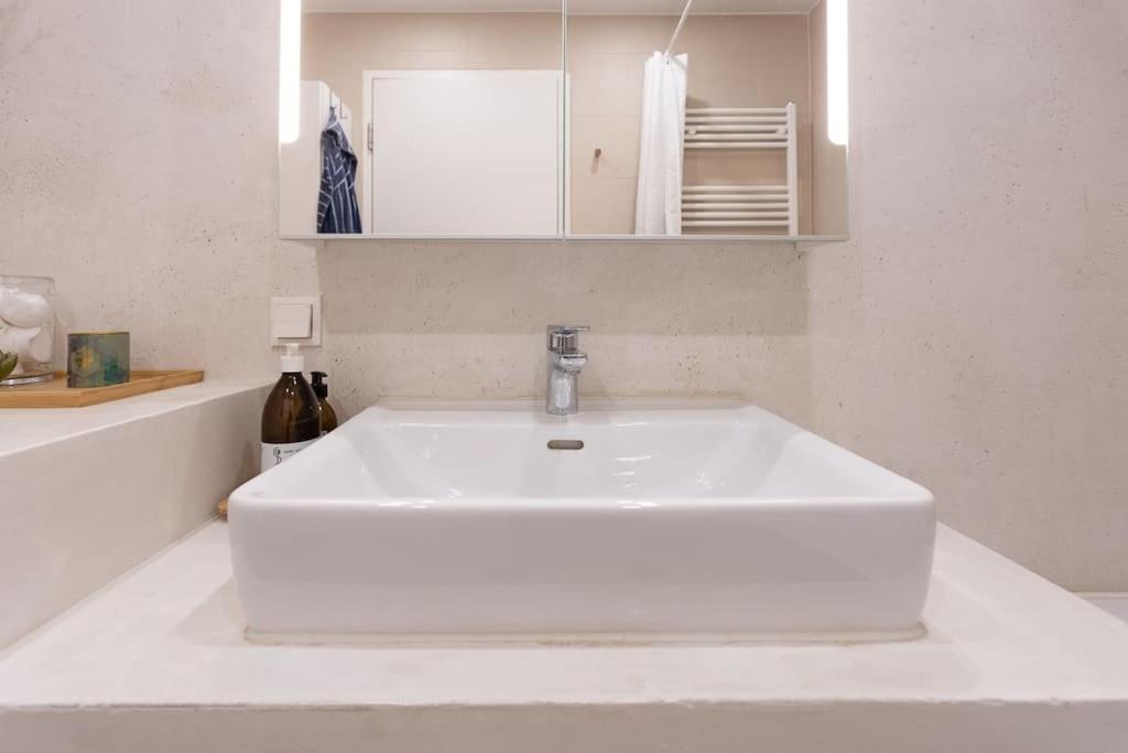 Dream Apartment - Central And Quiet With Ac And Free Parking Garage Wien Exterior foto