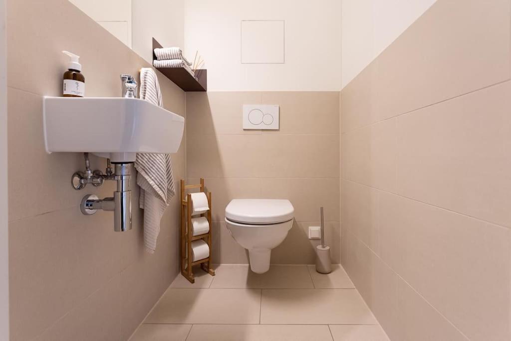 Dream Apartment - Central And Quiet With Ac And Free Parking Garage Wien Exterior foto